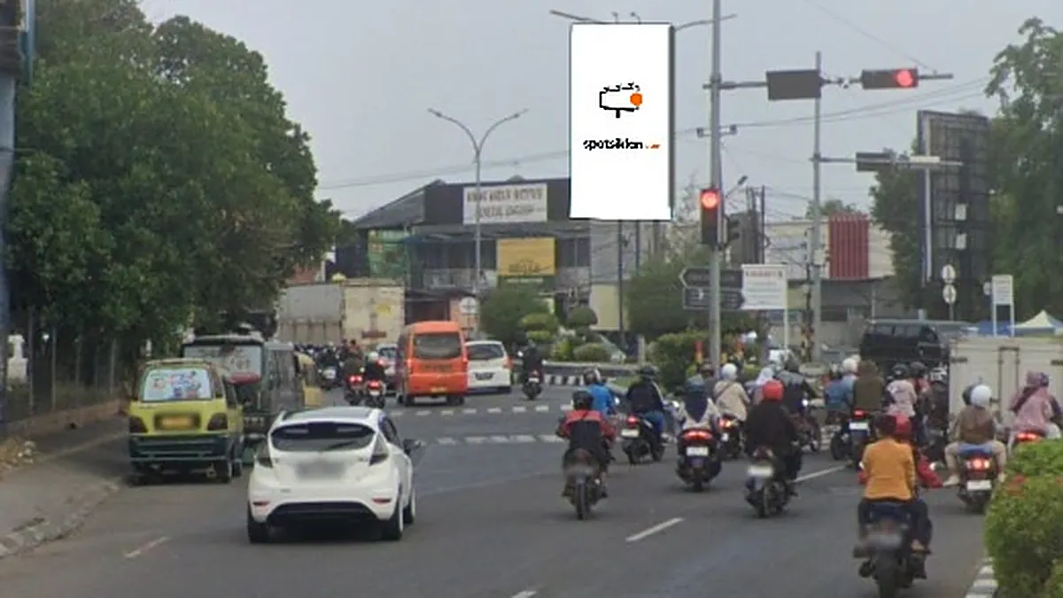 Billboard 8 × 4 m di Jl. Tarumanegara (Menuju Interchange Karawang), Jawa Barat
