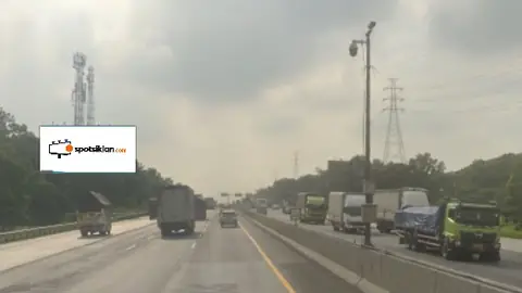 Billboard 8 × 16 m di Jl. Depan Hotel Delonix (Dari Jakarta/Bekasi Menuju Tol Cipali/Cipularang), Karawang, Jawa Barat