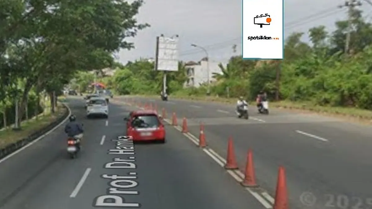 Baliho 4 × 6 m di Jl. Prof.Dr. Hamka (Depan SMP Negeri 16 Ngaliyan), Kabupaten Semarang, Jawa Tengah