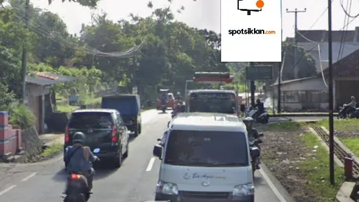 Baliho 4 × 6 m di Jl. RTA Prawira Adiningrat (Arah Alun alun Manonjaya), Kabupaten Tasikmalaya, Jawa Barat