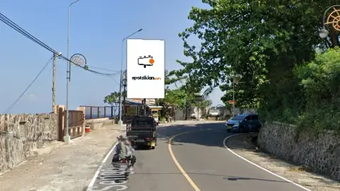 Baliho 6 × 4 m di Jl. Raya Senggigi (Atas Sheraton Hotel), Lombok Barat, Nusa Tenggara Barat