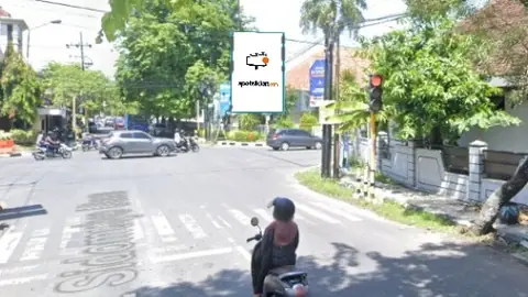 Baliho 6 × 4 m di Jl. Basuki Rahmat (Andansari, depan Pegadaian), Lamongan, Jawa Timur