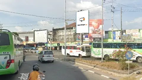 Baliho 4 × 6 m di Jl. Raya Babat-Bojonegoro (Simpang Depan Pasar Babat), Lamongan, Jawa Timur
