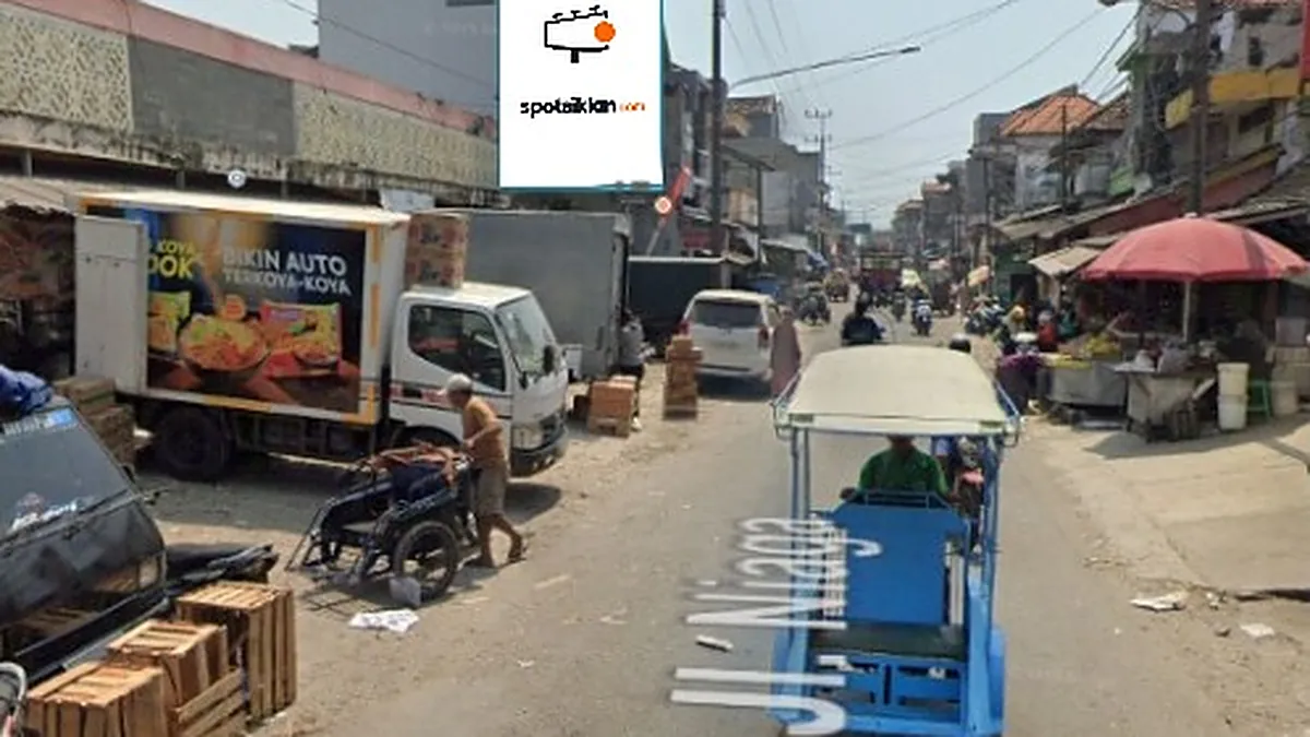 Baliho 4 × 6 m di Jl. Niaga (Area Pasar Blimbing Paciran), Lamongan, Jawa Timur