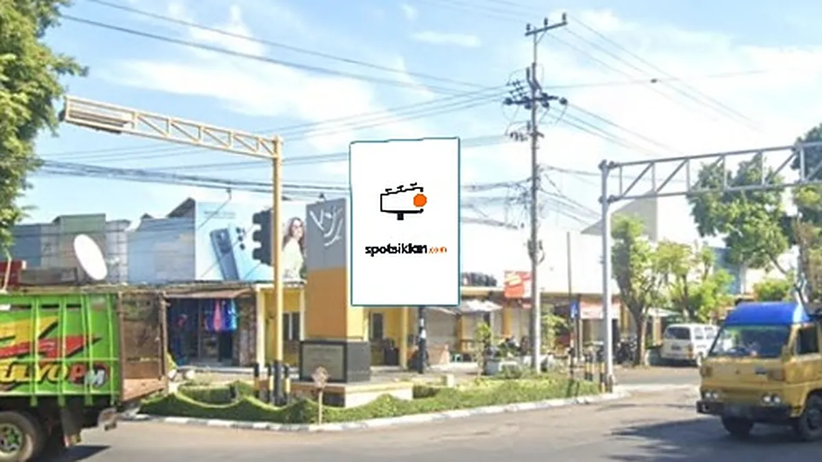 Baliho 6 × 4 m di Area Pasar Sukodono, Lumajang, Jawa Timur