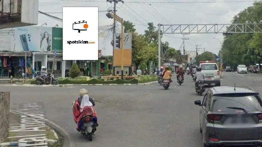 Baliho 4 × 6 m di Jl. Letnan Jend SP Sudarmo (Area Tugu Adipura Sukodono), Lumajang, Jawa Timur