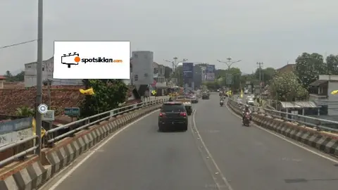Billboard 4 × 8 m di Jl. Teuku Umar (dari Atas Flyover Mall Boemi Kedaron, Samping Mall Boemi Kedaton), Bandar Lampung