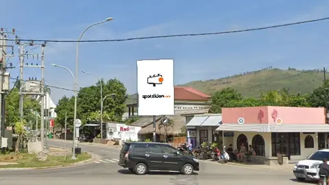 Baliho 6 × 4 m di Jl. Raya Kuta (Pintu Masuk Pantai Kuta Mandalika), Lombok Tengah, Nusa Tenggara Barat