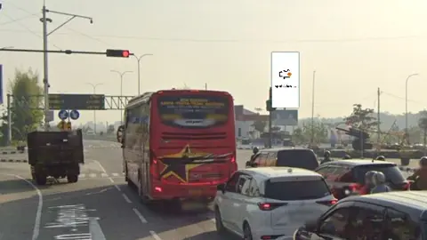 Billboard 5 × 10 m di Jl. Raya Candi (perempatan Tol Dumpil), Madiun, Jawa Timur