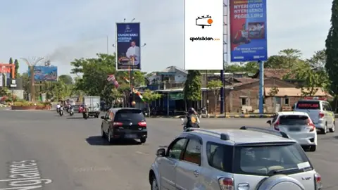 Billboard 4 × 8 m di Jl. Ring Road Barat (Simpang Lima Terminal Purbaya), Madiun, Jawa Timur