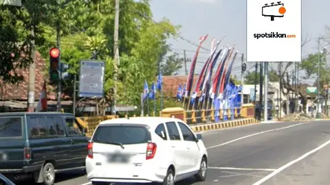 Baliho 6 × 4 m di Jl. Raya Madiun-Caruban (Depan Kantor DPRD Kab. Madiun (Hadap Timur)), Jawa Timur