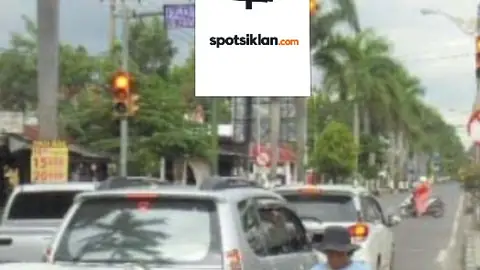 Baliho 6 × 4 m di Jl. Panglima Sudirman (Pertigaan Jl. Sudirman-Jl. Panjaitan Caruban), Madiun, Jawa Timur