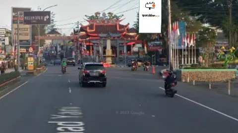 Billboard 10 × 5 m di Jl. Ahmad Yani (Selatan Alun-Alun Magelang, Hadap Utara), Jawa Tengah