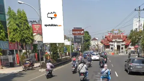 Billboard 10 × 5 m di Jl. Ahmad Yani (Depan Alun-alun Kota Magelang) (unit 1), Jawa Tengah