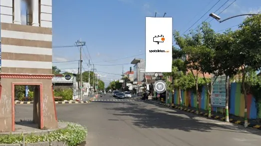 Billboard 4 × 8 m di Jl. Diponegoro (Dari Patung Pendekar Kota Madiun), Jawa Timur
