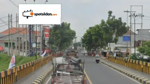Billboard 4 × 8 m di Jl. Kol Mahardi Madiun (Dari Tepi Jembatan Bantaran), Jawa Timur