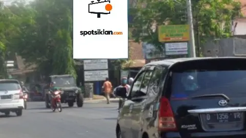 Baliho 6 × 4 m di Area Jl. S. Parman Kota Madiun, Jawa Timur