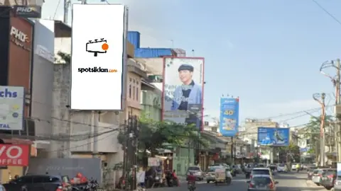 Billboard 8 × 4 m di Jl. S. Parman (Menghadap Rahmat International Wildlife Museum), Medan, Sumatera Utara