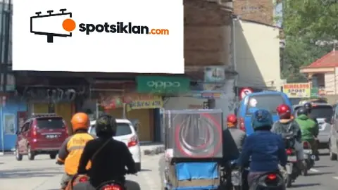Billboard 5 × 10 m di Jl. AH. Nasution (Dari Jl. AH Nasution Menuju Jl. Ttii Kuning), Medan, Sumatera Utara