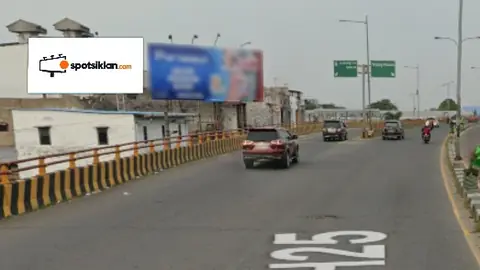 Billboard 10 × 5 m di Jl. Sisingamangaraja (Fly Over Amplas Medan), Sumatera Utara