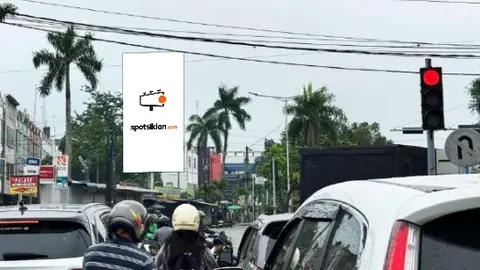 Billboard 6 × 12 m di Jl. Tengku Amir Hamzah (Dari Millenium ICT Center, Menuju Restoran Lembur Kuring), Medan, Sumatera Utara