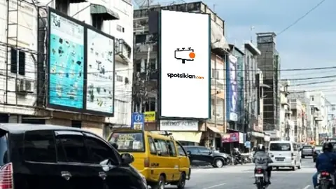 Billboard 5 × 10 m di Jl. Cirebon (Menuju Ramayana Teladan, dari Mall Center Point), Medan, Sumatera Utara
