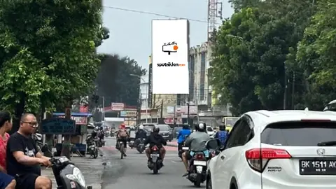 Billboard 6 × 12 m di Jl. Yos Sudarso (Simpang Bilal, Arah Pasar Brayan), Medan, Sumatera Utara