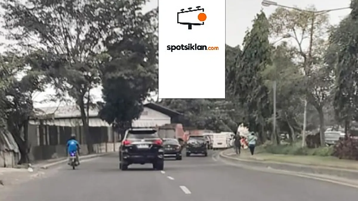 Billboard 6 × 12 m di Jl. Sisingamangaraja (Dekat Indogrosir Medan dari Jl. AH Nasution, Simpang Jl. Lintas Sumatera), Sumatera Utara