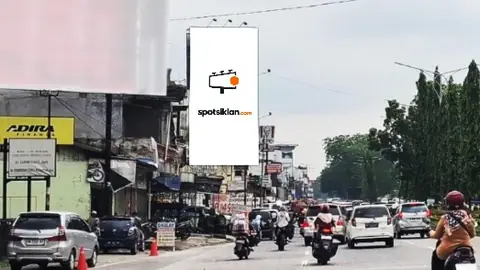 Billboard 5 × 10 m di Jl. AH Nasution (Dekat KFC Underpass, Arah RSU Mitra Sejati), Medan, Sumatera Utara