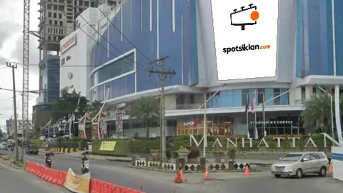 Videotron 10 × 15 m di Jl. Gatot Subroto (Dari Manhattan Times Square), Medan, Sumatera Utara