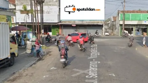 Billboard 5 × 10 m di Jl. Magelang-Yogyakarta (Pertigaan Tape Ketan Muntilan), Jawa Tengah