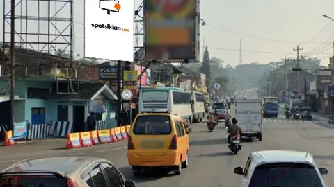 Baliho 4 × 6 m di Jl. Raya Secang (Depan Polisi Secang), Kabupaten Magelang, Jawa Tengah