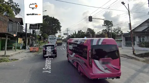 Baliho 4 × 6 m di Jl. Semarang-Yogyakarta (Jogja, Lampu Merah Kewaluhan Secang), Kabupaten Magelang, Jawa Tengah