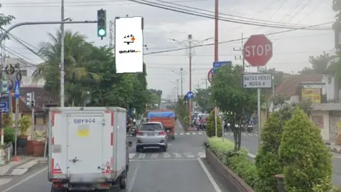 Billboard 4 × 8 m di Jl. Gajah Mada (perempatan Jatirejo), Mojokerto, Jawa Timur
