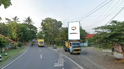 Baliho 6 × 4 m di Jl. Cikeusik (Depan Ponpes Baitul Abror), Majalengka, Jawa Barat