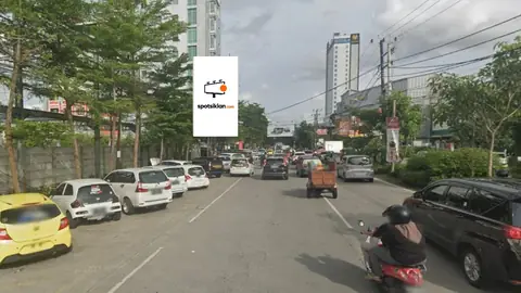 Billboard 5 × 10 m di Jl. Boulevard (Mall Panakkukang), Makassar, Sulawesi Selatan