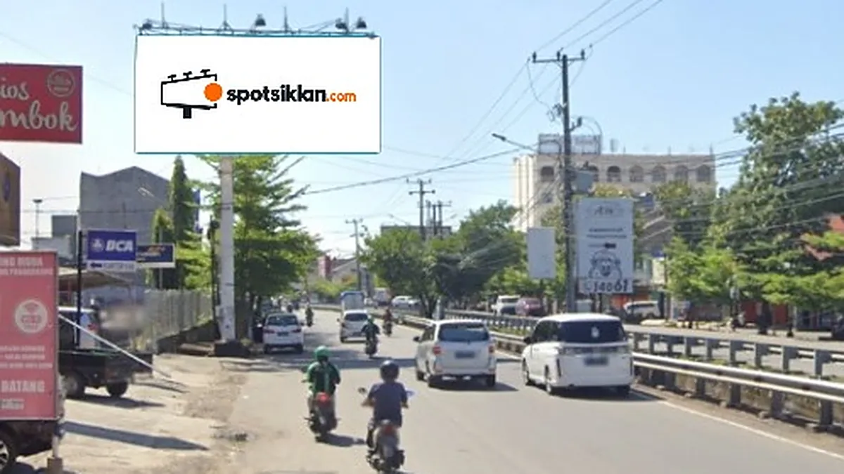 Billboard 5 × 10 m di Jl. Pengayoman (Area Depan Transmart Pengayoman), Makassar, Sulawesi Selatan