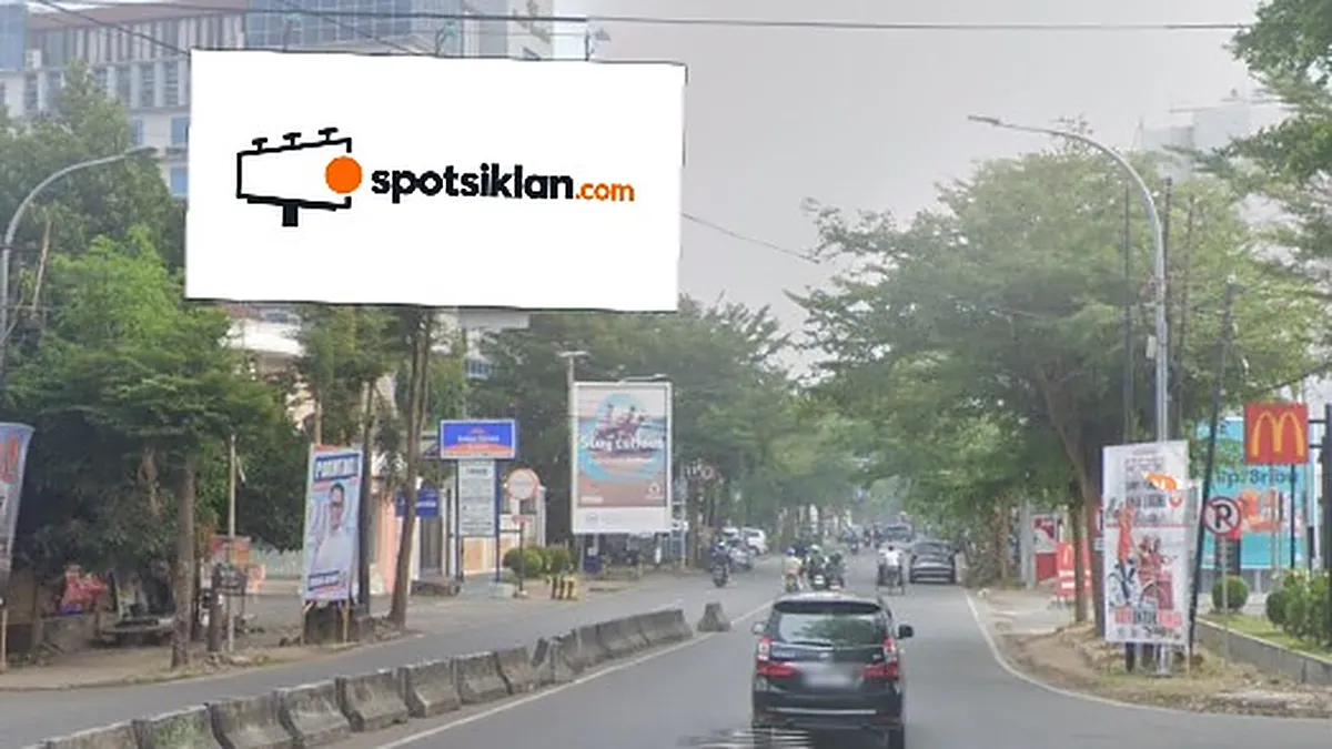 Billboard 10 × 5 m di Jl. Sultan Hasanuddin (Dari Taman Hasanuddin), Makassar, Sulawesi Selatan