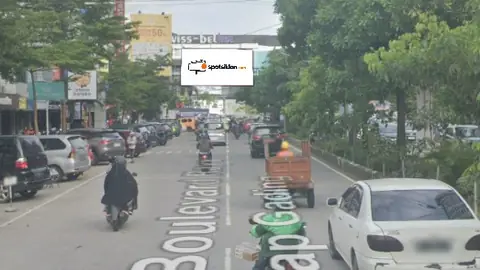 Videotron 4 × 8 m di Jl. Boulevard (Area Depan Mall Panakkukang), Makassar, Sulawesi Selatan