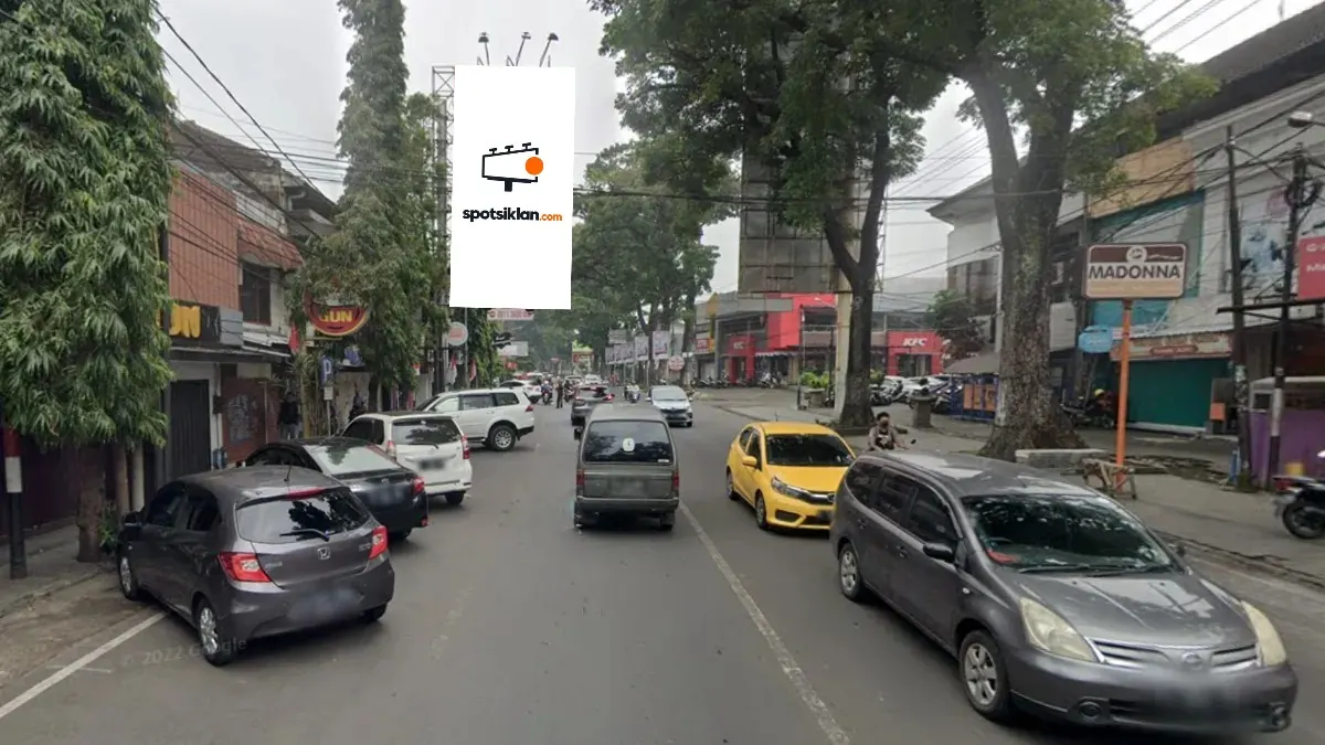 Billboard 5 × 10 m di Jl. Kawi Atas (Pecel Kawi), Malang, Jawa Timur