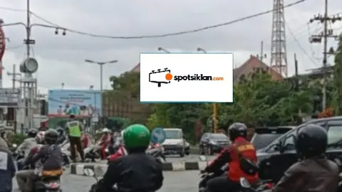 Billboard 5 × 10 m di Jl. Basuki Rahmat (Dari Arah Malang Menuju Surabaya), Jawa Timur
