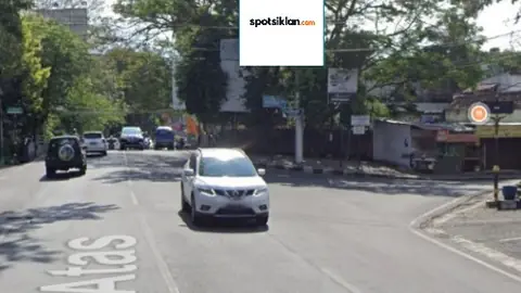 Baliho 4 × 6 m di Jl. Pulosari (Area Pertigaan Giant), Malang, Jawa Timur