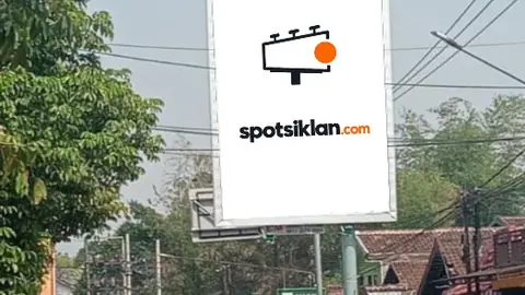 Baliho 4 × 6 m di Jl. Ranugrati (Arah Stasiun Malang), Jawa Timur