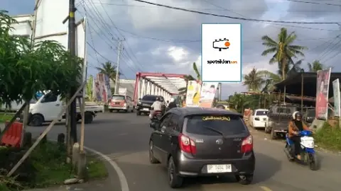 Baliho 4 × 6 m di Jl. Sultan Hasanuddin (Simpang Lima Jl. Ahmad Kirang, Dekat Tuguh), Mamuju, Sulawesi Barat