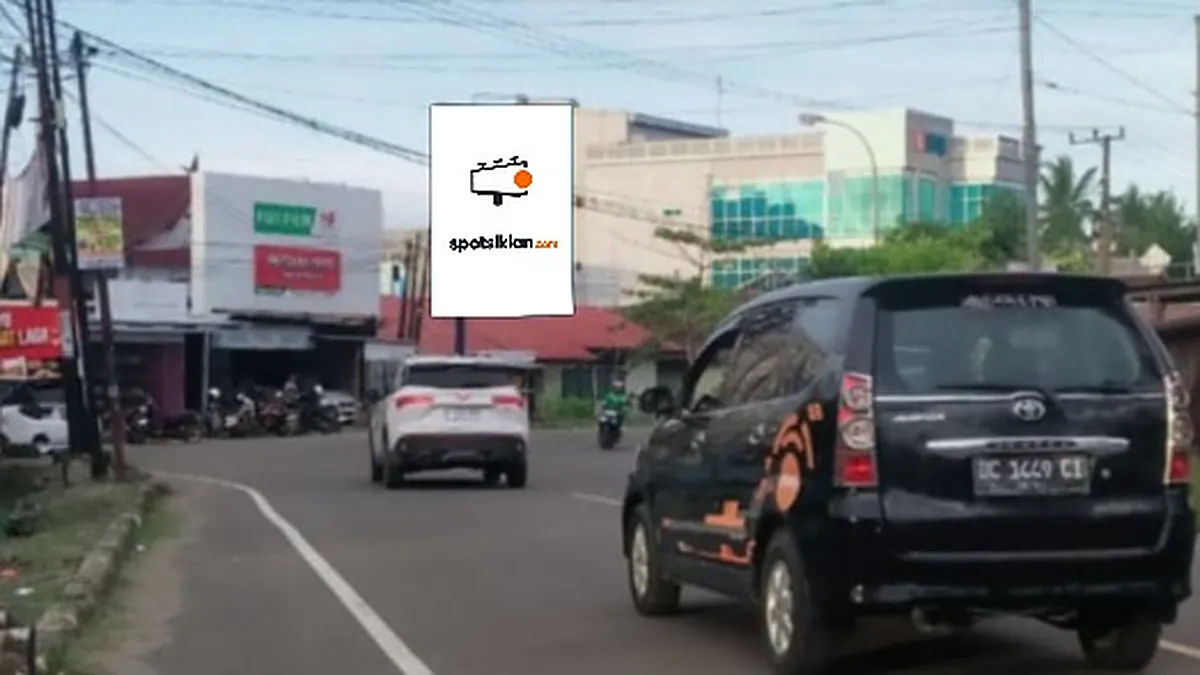 Baliho 6 × 4 m di Jl. Urip Sumoharjo (Menuju BNI Utama Mamuju), Sulawesi Barat