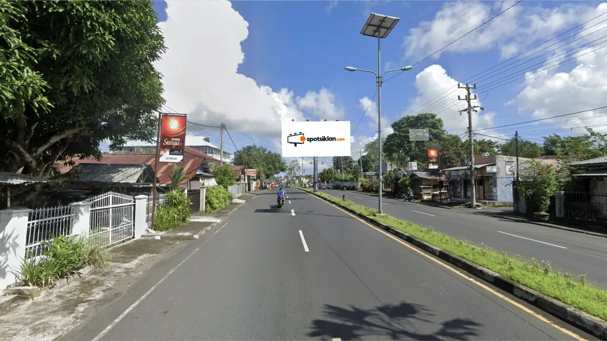Billboard 5 × 10 m di Jl. A.A Maramis View 800M menuju Bandara Sam Ratulangi, Manado, Sulawesi Utara