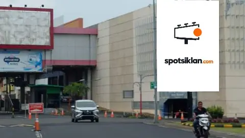 Baliho 6 × 4 m di Jl. Depan RM Mawar Sharon (Kawasan Megamas Manado), Sulawesi Utara
