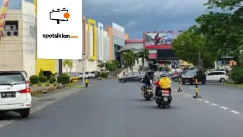 Baliho 4 × 6 m di Jl. K.H. Abdurrahman Wahid (Samping Mer 99, Kawasan Megamas Manado), Sulawesi Utara