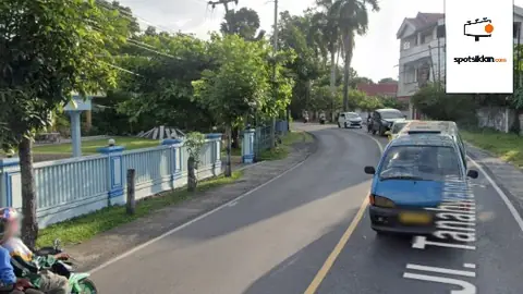 Baliho 4 × 6 m di Jl. Raya Tanahwangko (Dekat Villa Dahlia, Arah RS Dr JH Awaloei), Minahasa, Sulawesi Utara