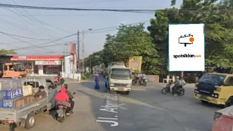 Baliho 4 × 6 m di Jl. Raya Sumengko (Perempatan Jatirejo) (Arah ke Kec. Pacet, Kec. Wonosalam, dan Kec. Trowulan), Kabupaten Mojokerto, Jawa Timur